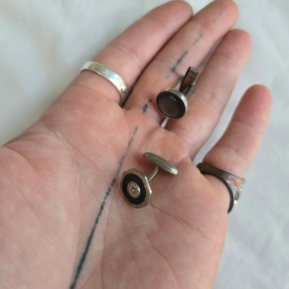VTG Mismatched Cufflinks Black Grey Mens OS Art Deco Silver Tone Metal Unbranded
